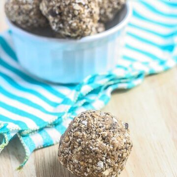 These Peanut Butter Flax Balls take minutes to prepare and are crazy healthy!
