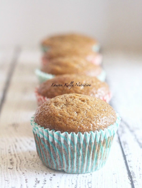 These Pumpkin Gingerbread Muffins are absolutely delicious!! They are healthy too, you must make them! www.laurenkellynutrition.com