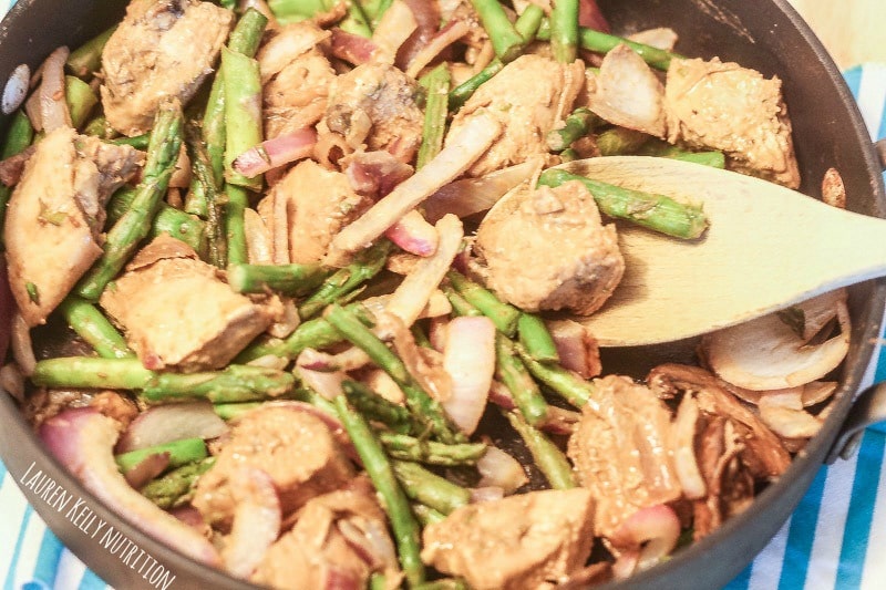 Asparagus and Chicken in Peanut Sauce - Lauren Kelly Nutrition
