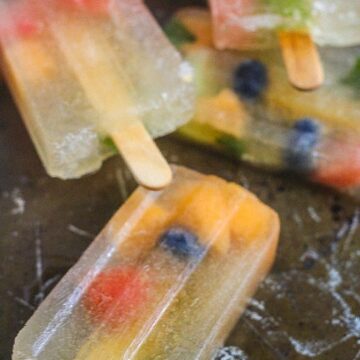 Fruity Sangria Popsicles from Lauren Kelly Nutrition #healthy #nosugaradded