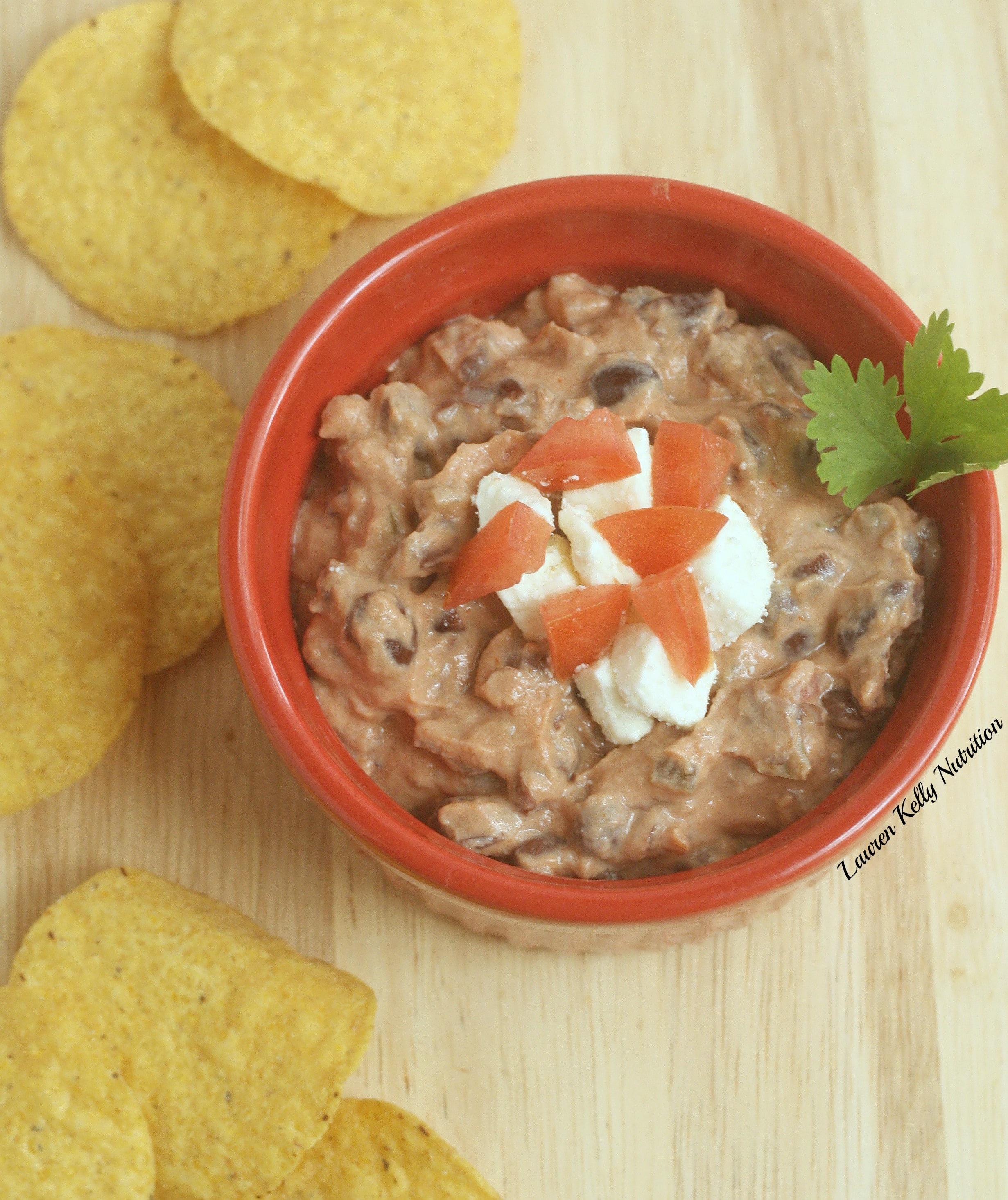 This Spicy Black Bean Dip takes minutes to make and is so healthy! #greekyogurt #TheGreekYogurtCookbook