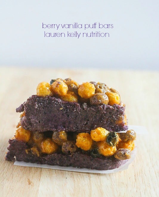 These Berry Vanilla Puff Bars are the perfect, easy, healthy snack for kids and adults! @cascadianfarm #glutenfree