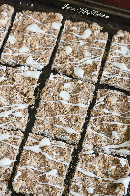 These No Bake White Chocolate Protein Bars are simple to make and packed with 10 grams of protein per bar! I keep these in my refrigerator at all times! #vegan #dairyfree #glutenfree
