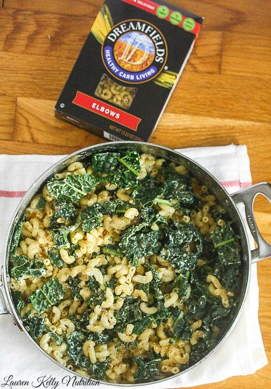 Kale and Cheddar Macaroni and Cheese made with Greek yogurt #HealthyPastaMonth