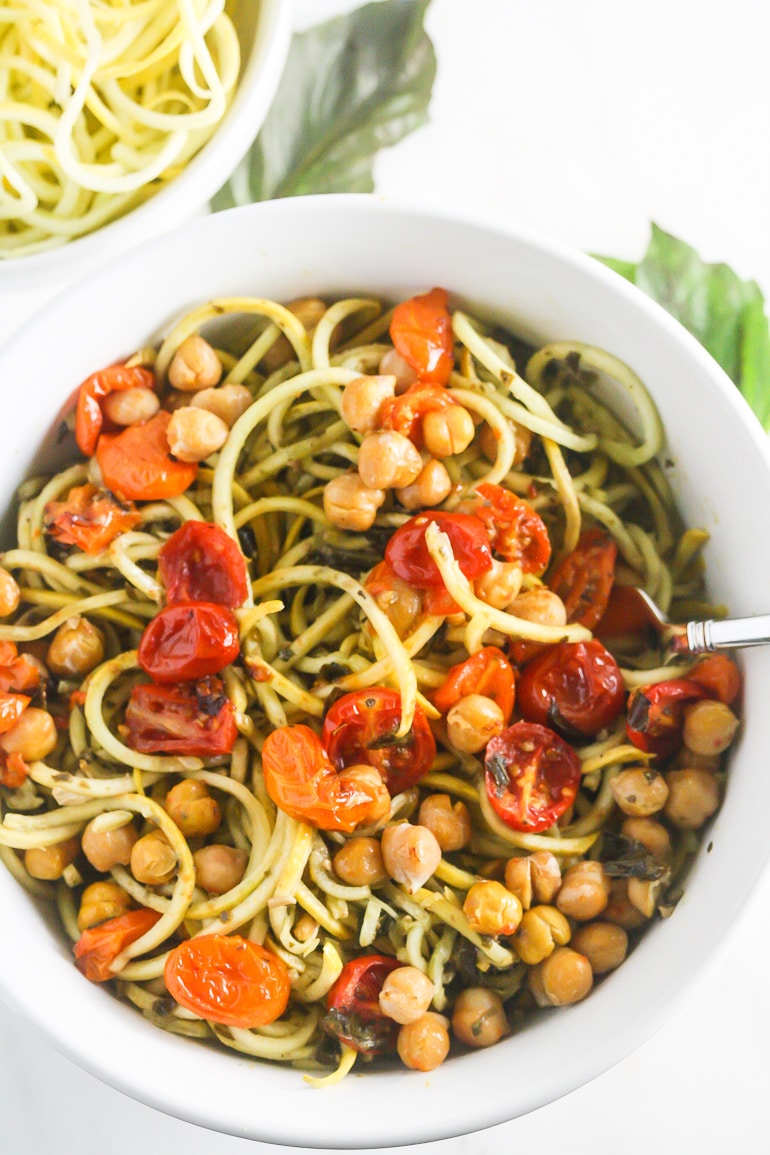 Noodles with Kale Arugula Pesto with Roasted Chickpeas is bursting with flavor! #vegan www.laurenkellynutrition.com 