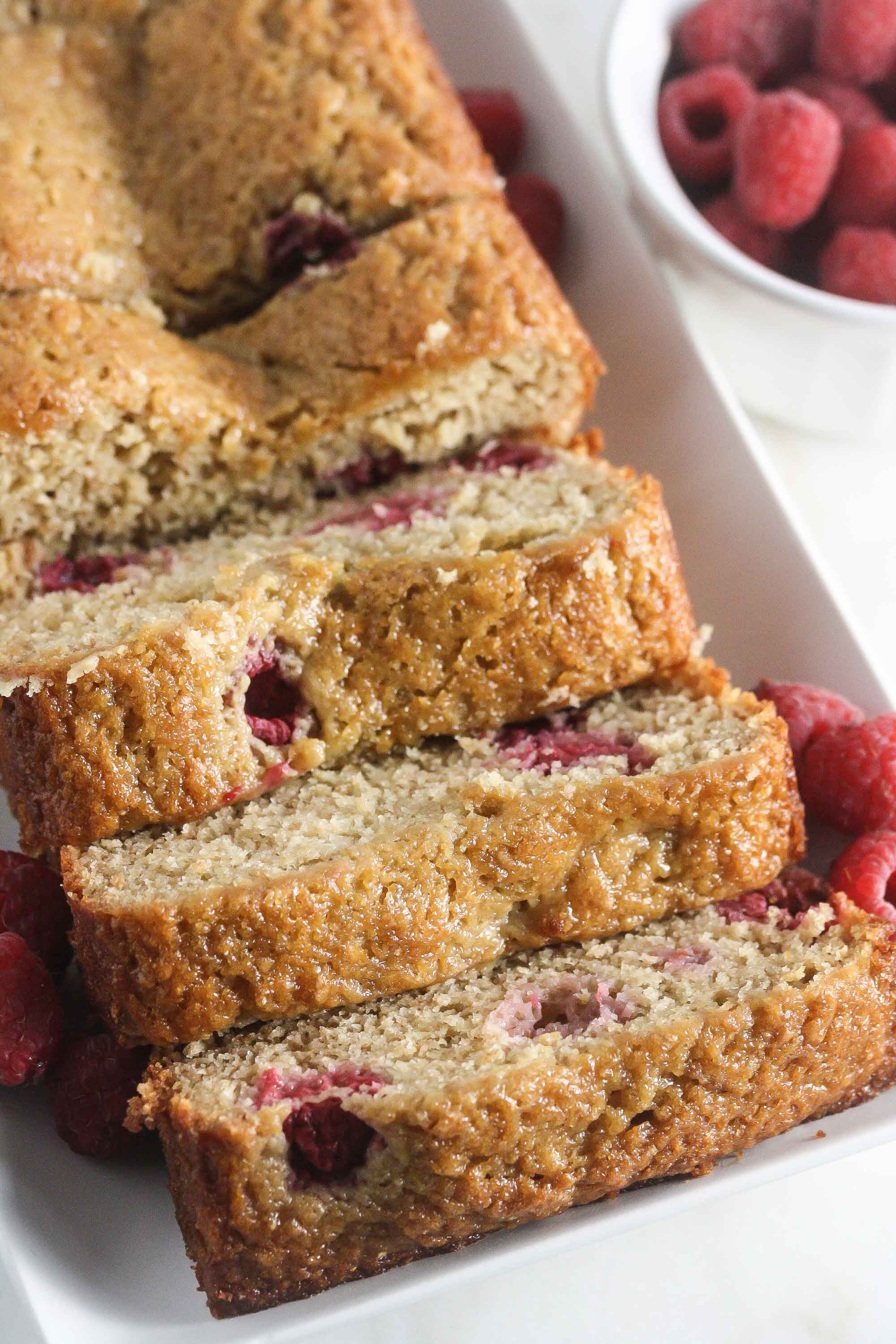 Mini banana and raspberry loaf cakes - Healthy Food Guide