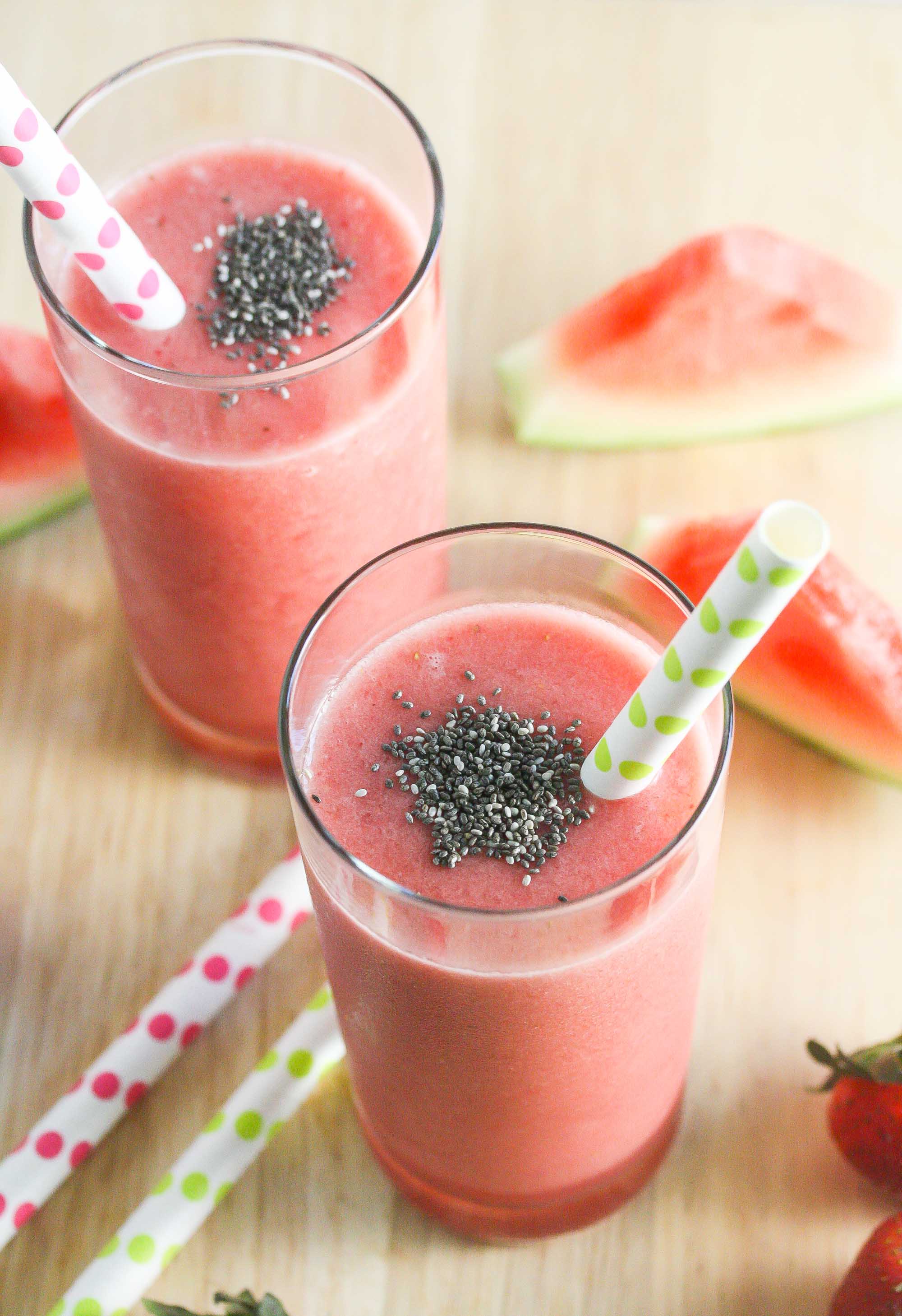 Strawberry Watermelon Smoothie, made with only 3 wholesome ingredients! www.laurenkellynutrition.com