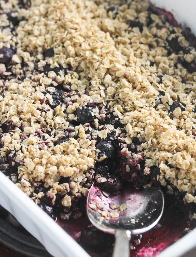 This Gluten-Free Mixed Berry Crisp is packed with fresh berries and so simple to make! From Lauren Kelly Nutrition
