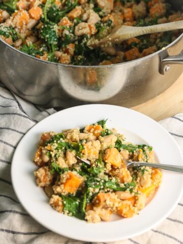 One Pot Sweet Potato Kale Quinoa Skillet that will be ready in under 30 minutes from Lauren Kelly Nutrition