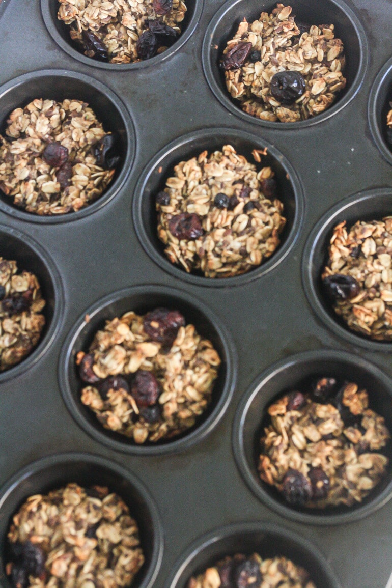 These Mixed Berry Oatmeal Cups make the perfect healthy, on-the-go breakfast!