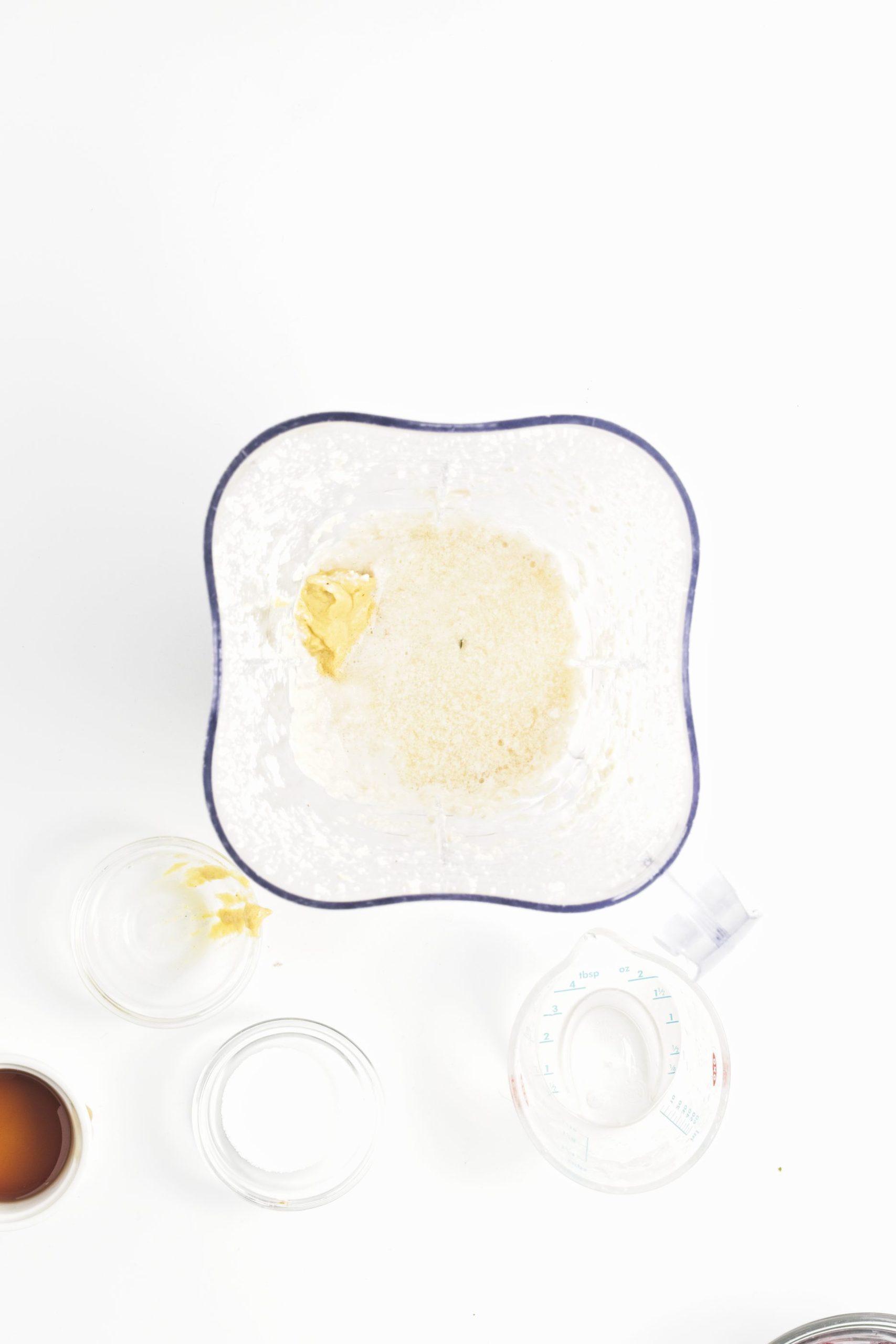 Blended cashews and garlic.